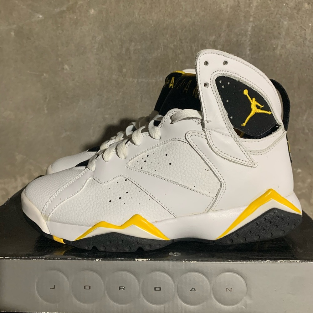Retro Air Jordan 7. WOMAN'S size 8.